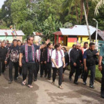 KETIKA SEORANG GUBERNUR TURUN KE LUMPUR DAN JANJI BERUBAH MENJADI KARYA