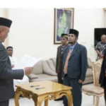 Bupati Aru Lantik Direksi dan Pengawas PDAM Tirta Gwamar