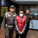 Muhammad Marasabessy Resmi Ditahan, "Sangko" Rompi Pink dan Dibawa ke Rutan Waiheru
